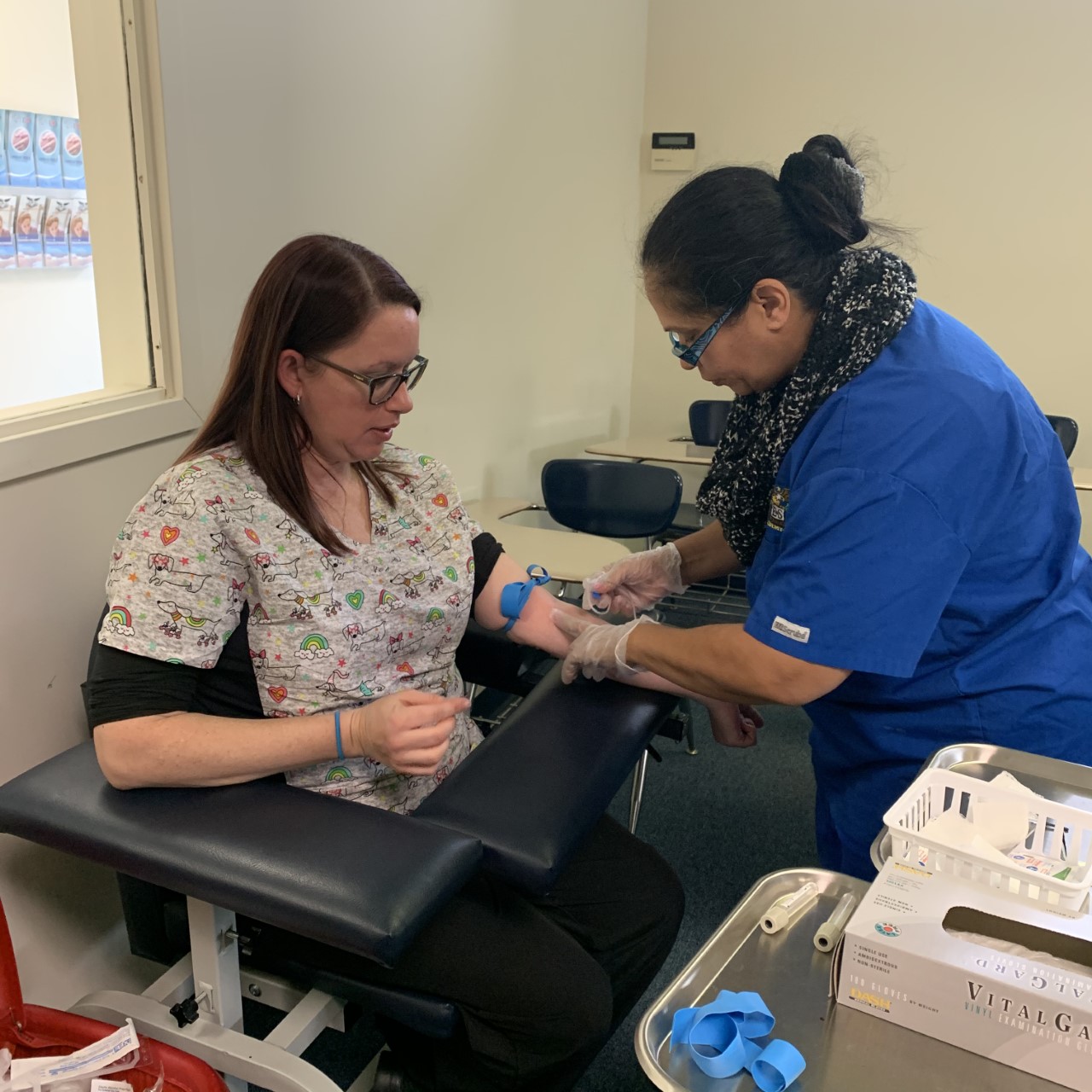 What Is The Difference Between A Phlebotomy Technician And A Phlebotomist Es Academy